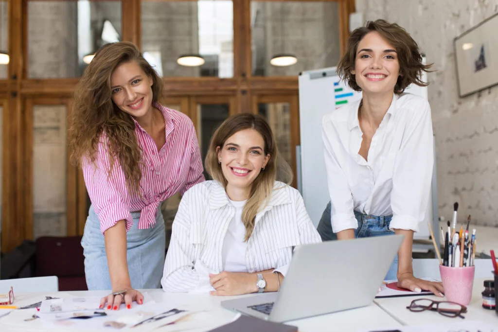 muejeres-equipo-de-trabajo